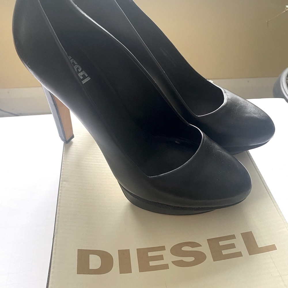 Diesel Black leather pumps size 7.5 women’s